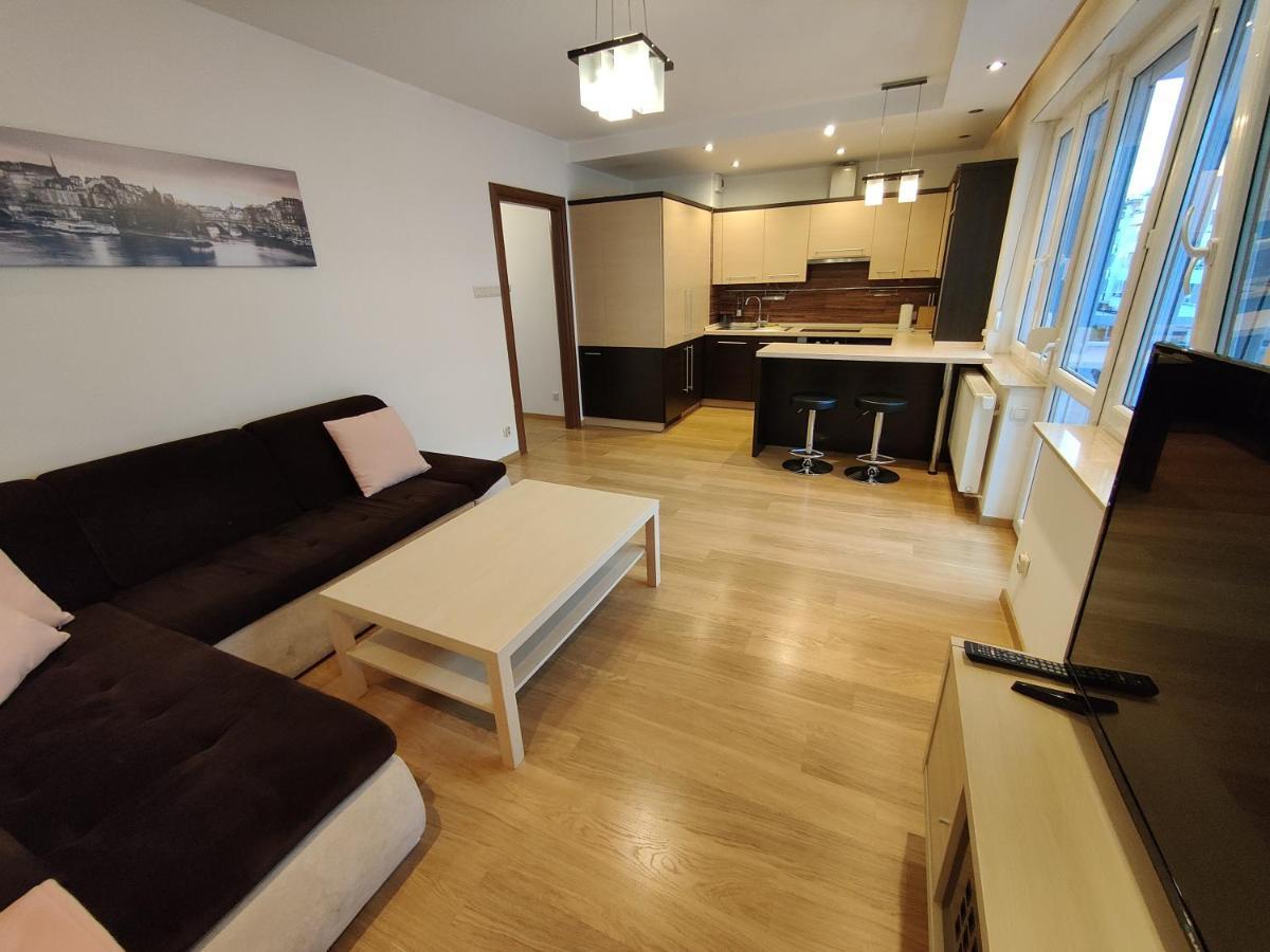 F&j #12 Apartment Torun
